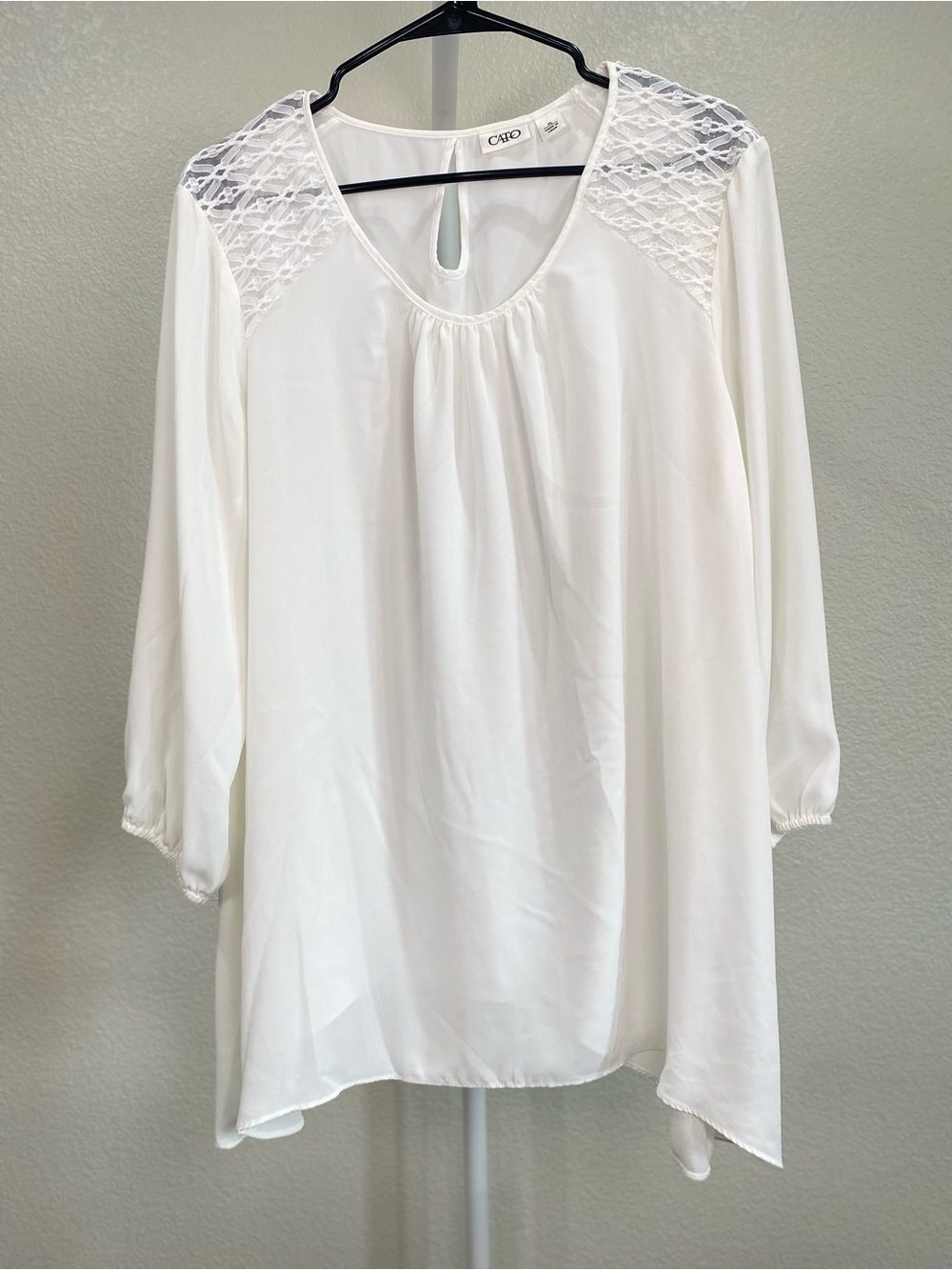 Cato Women’s White Flowy Lace Detail asymmetric Hem Blouse XL